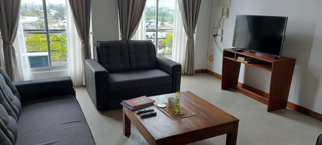 Jays Guest - Rajagiriya Colombo Hotel Exterior foto